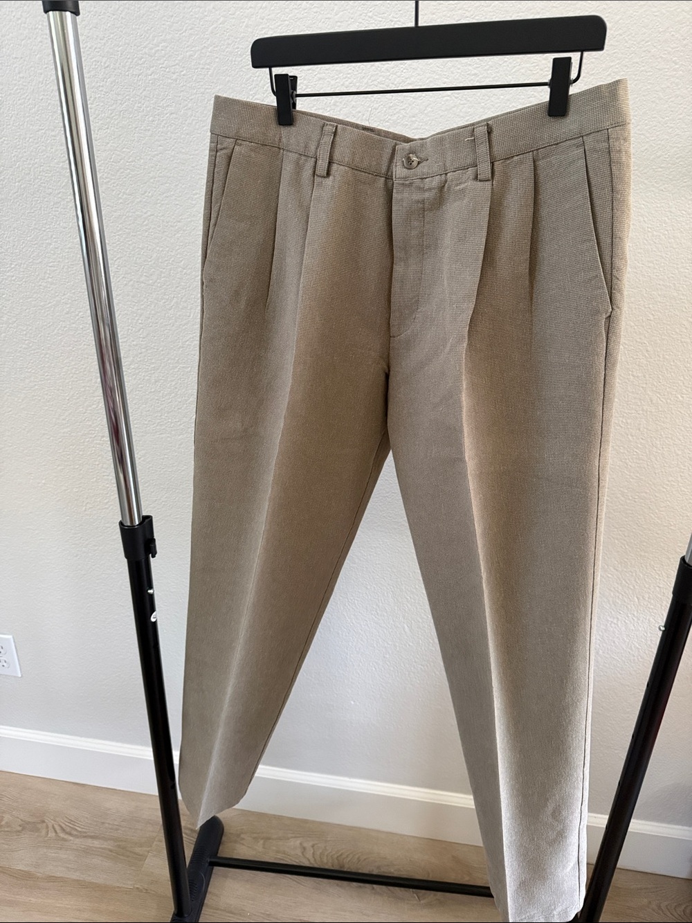 Dockers Men's Pleated Dress Pants in Taupe